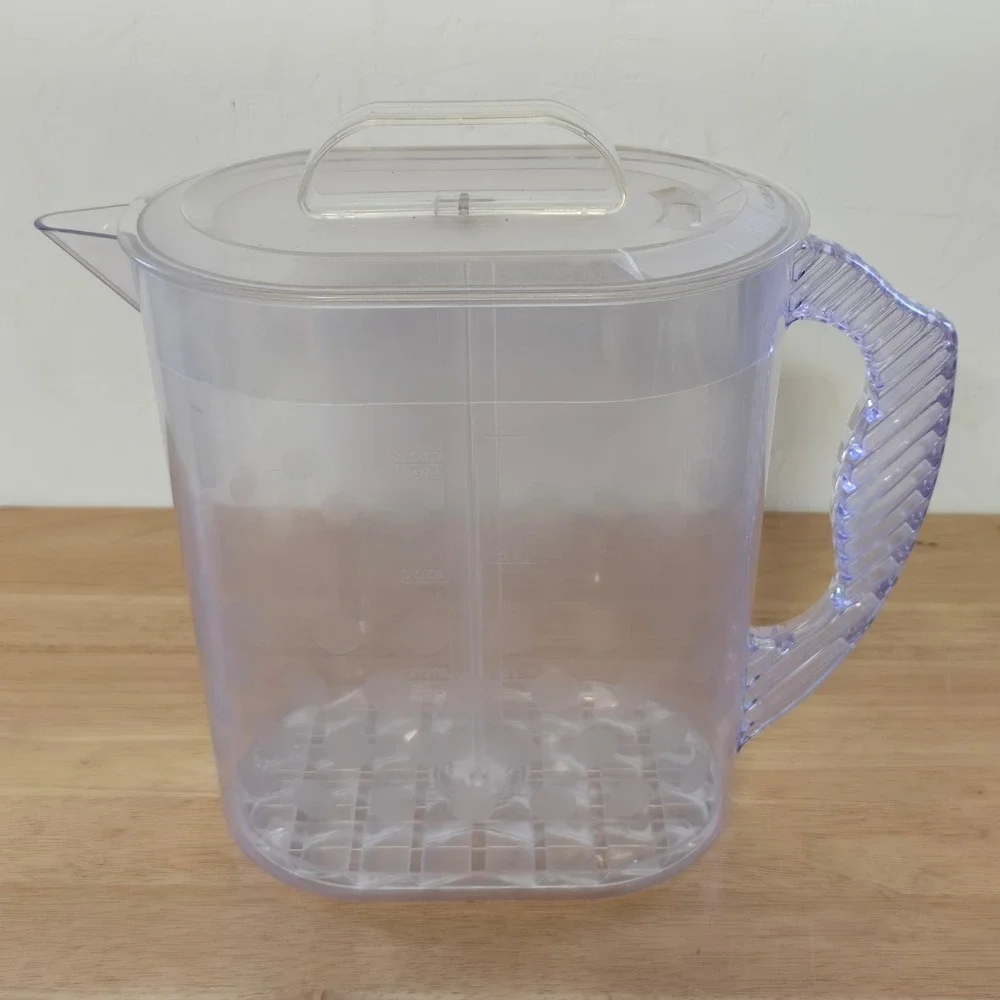 Pampered Chef Quick-Stir Pitcher 1 Gallon Clear Plastic Polka Dot Large 4qt